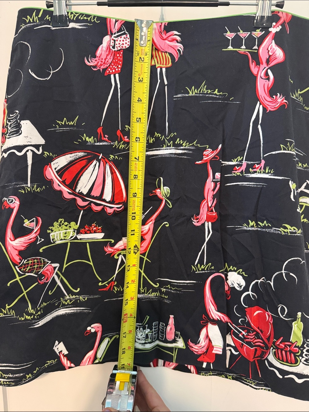 Vintage 90s Novelty Flamingo BBQ Cookout A-Line Skirt - Black with Pink Print - Picture 13 of 13